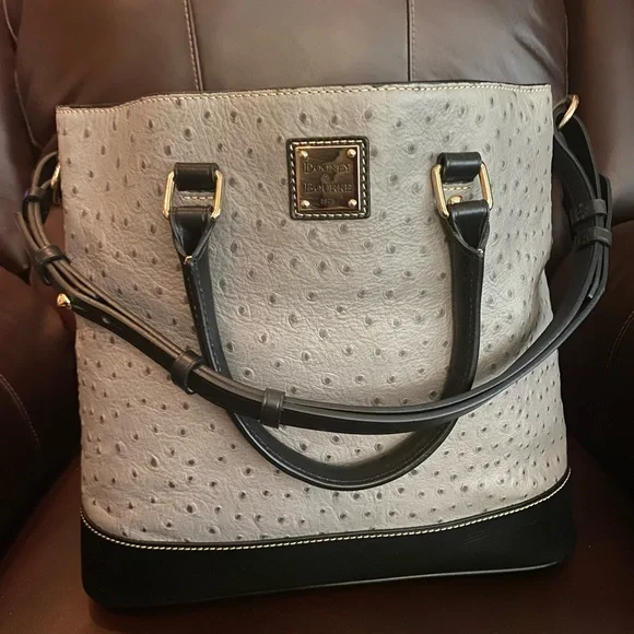 Dooney & Bourke Tote - Picture 1 of 4
